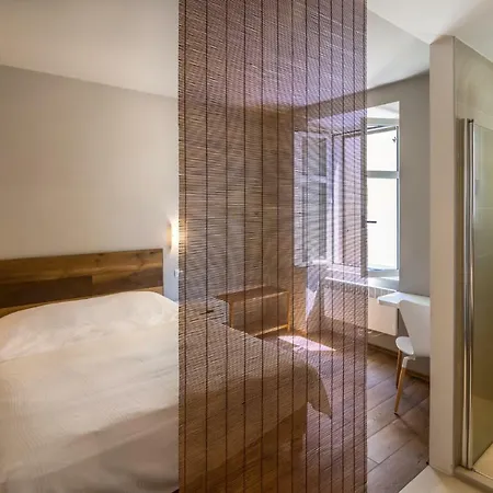 מלון Festina Lente